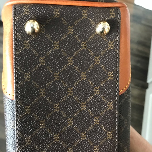 Rioni Moda Italia Signature Handbag - Picture 7 of 11